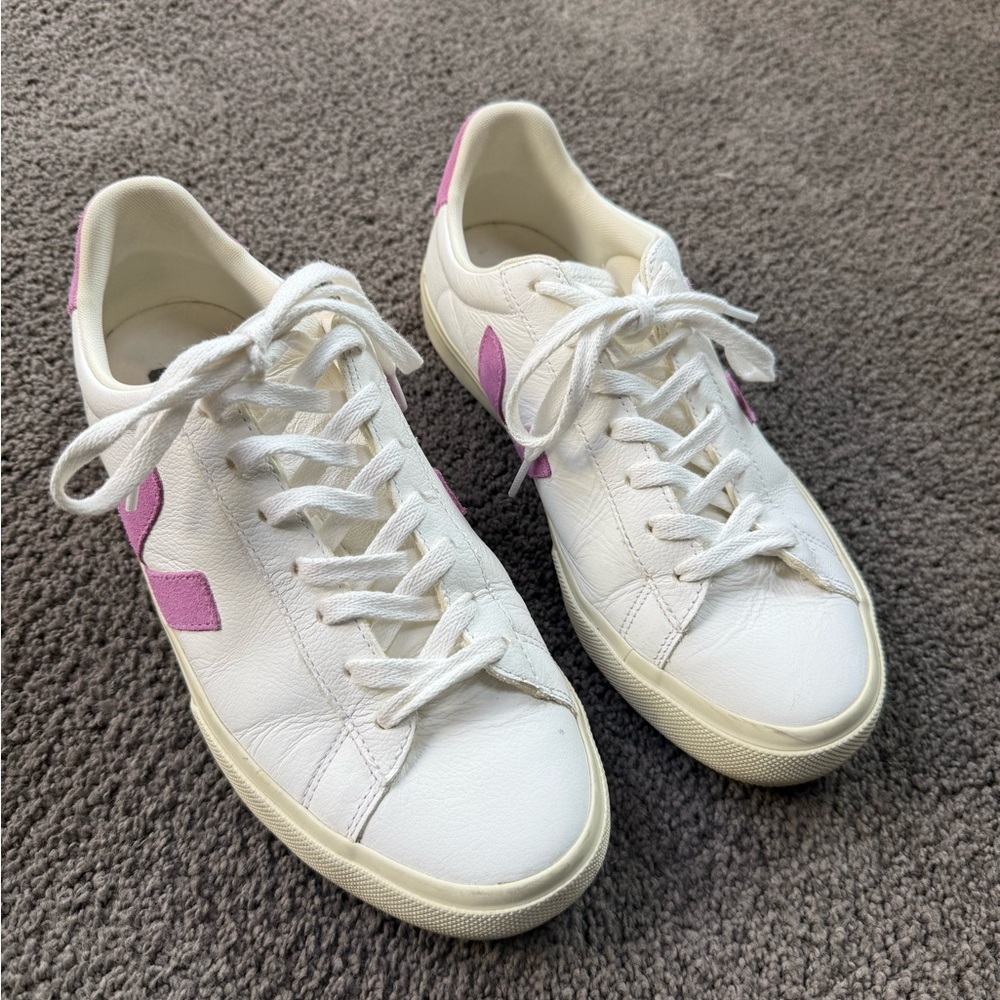 Veja Campo Sneakers - White and Mulberry - Womens - excellent condition